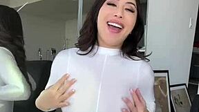 hot asian beauty oils up for a solo session nds016