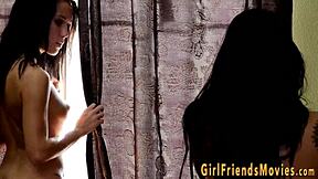 Buxom hottie gets eaten out