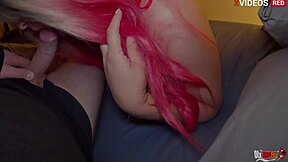 Madrastra e hijastro comparten cama, hijastro obtiene todo.