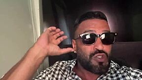 Arrombando o cu enorme da casada completo no red