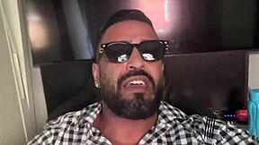 Arrombando o cu enorme da casada completo no red