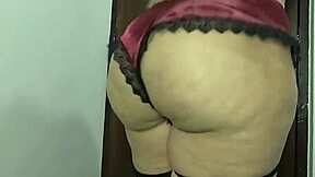 Mama mojega prijatelja pošlje seksi video ritke kot božični dar