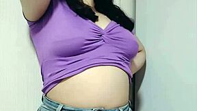 نيكول تتحدى في منظور شخصي قبل ملء بطنها السمين بحركات جامحة. BBW خجولة تظهر جانبها اللطيف.