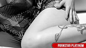 horny princess leya falcon says, 'i'll feed my holes with huge dildos'