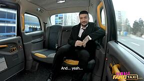 नकली टैक्सी ड्राइवर औरत सार्वजनिक में हार्ड लंड चोदती है और पैशनेट ब्लोजॉब देती है