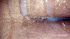 deixei o rabo e a pussy cremosa de fora para o meu inquilino pagar a renda