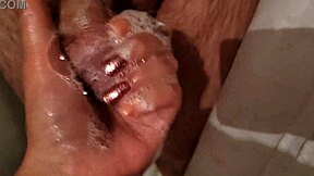 moj vroči pastorek v prhi je dobil nekaj neposlušnega užitka od mene