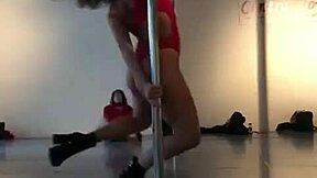 דיוסה ארגנטה עם עמוד ריקוד אחר