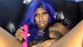 Watch Kim Ocean squirt intensely in this amateur scene?