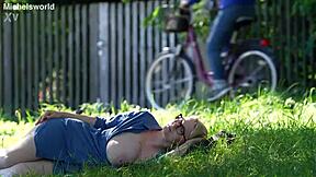 Perjalanan Mendaki Dengan Titis Saggy Downblouse Berkelip Awam