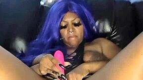 Watch Kim Ocean squirt intensely in this amateur scene?