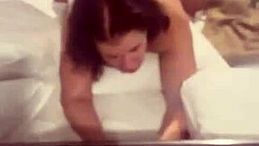 I flashed my cock to the housewife!