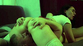 Jeg er en perverst mand der giver cunnilingus til min milf og hun kommer hårdt