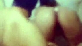 عربية ميلف تظهر منحنياتها الساخنة في أكشن عائلي جامح