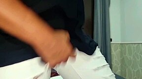 그녀가 헐떡거리며 가까운 클로즈업에서 진한 정액 맞아, 더러운 이탈리아 대사