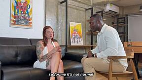 колумбийско момиче чука психолог в терапия, за да излекува самотата си