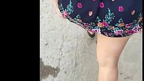 madura upskirt in the street gives herself to me