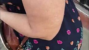 madura upskirt in the street gives herself to me