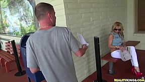 Realitykings Milf Hunter Kiss This Lesbian Scene