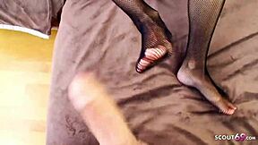 Versauter Pov Footjob Von Schlanken Model