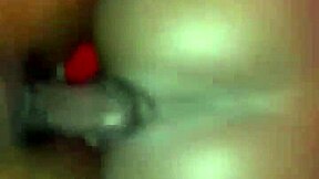 Dáva špinavú fela pred reverse jazdu.