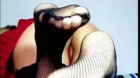 i'm playing music with my feet