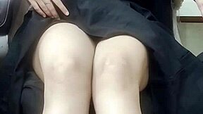 Vakker asiatisk sekretær blir kneppet av sjef etter trening, saftig og trang