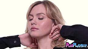 i pose the big tits teen babe in lingerie