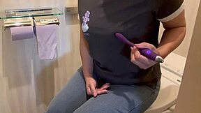 hey, why does this college girl squirt so much today?