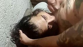 ¿por qué a mi putita esclava le encanta tragarla durante una tormenta fuerte?