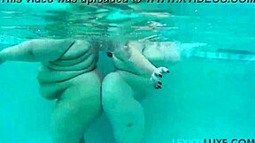 Busty Bbw Lexxxi Luxe Plays Underwater