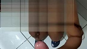 levando mijada e pagando boquete