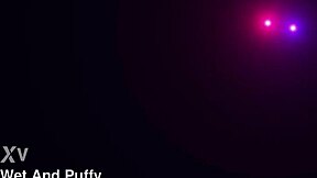 Intriguing wet masturbation with dildo