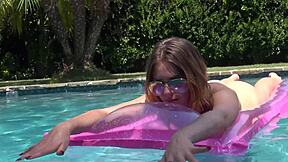 blonde teen jonni hennessy fucks for internal creampie