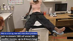 JEWELSOVE GLADKE NOGE V PETAH PODŽIGAJO PODIATRA!