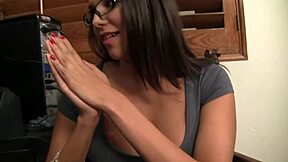 big boobed lesbians alana evans and missy martinez love eating pussy 😍