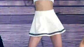 Red Velvet's Wendy powers up in this 180830 fancam performance.