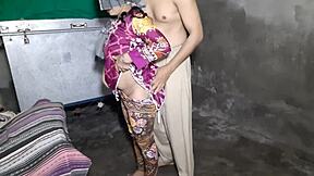 इंडियन सौतेली बहनों की पहली दर्द भरी टाइट गांड चुदाई सौतेले भाई से