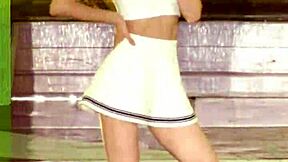 Red Velvet's Wendy powers up in this 180830 fancam performance.