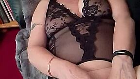 Amateur Housewife Reaches Orgasm Thinking Of Men Fucking Her Arsehole With Dirty Talk