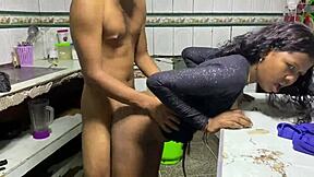 le follo el coño a mi hermanastra con mi gran polla