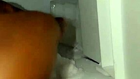 Je prepare mon penis au glaçon pour me faire defoncer la chatte 😈