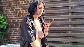 Mya Lorenn ritko jebana s strani soseda v vrtu