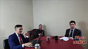 EMPRESA FAZ TESTE DO SOFÁ COM EMPREGADA MILF ELA CHUPOU GERAL