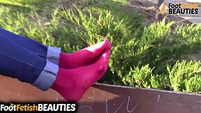 Brunette Babe Takes Socks Off and Goes Barefoot in the Park!