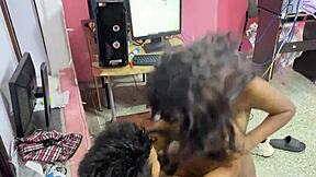 me follo el gran co�o de mi madrastra y me saca toda mi leche