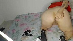 I squeeze Vivi Guedez's tight asshole during sex