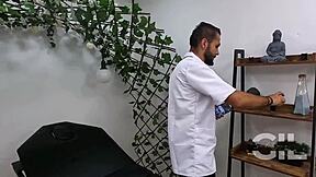 does the masseur want to lick my pussy in the bath?