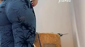 why is the perfect round ass girl showing off her skills? in leggings during workout!