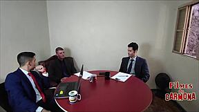 EMPRESA FAZ TESTE DO SOFÁ COM EMPREGADA MILF ELA CHUPOU GERAL